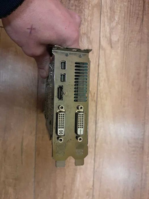 HIS HD 6950 2GB DDR5 256BIT