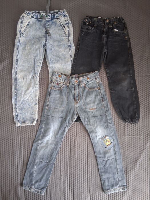 Trzy pary spodni 110 chłopięce jeansy joggery Zara Reserved