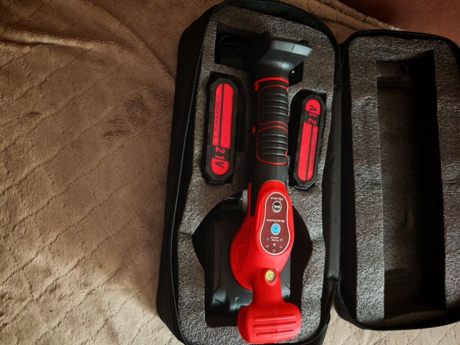 Przyssawka wibracyjna do płytek