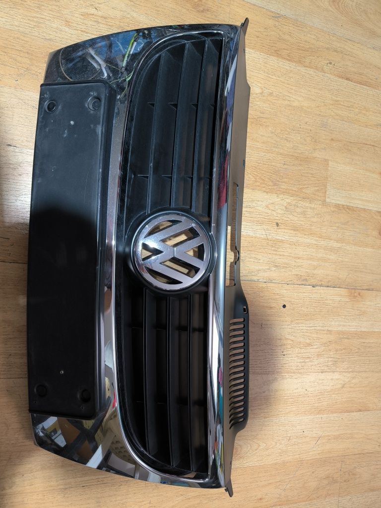 Atrapa, grill zderzaka VW EOS