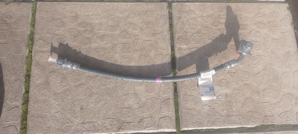 Передній лівий і правий гальмівний шланг Chevrolet Volt 2