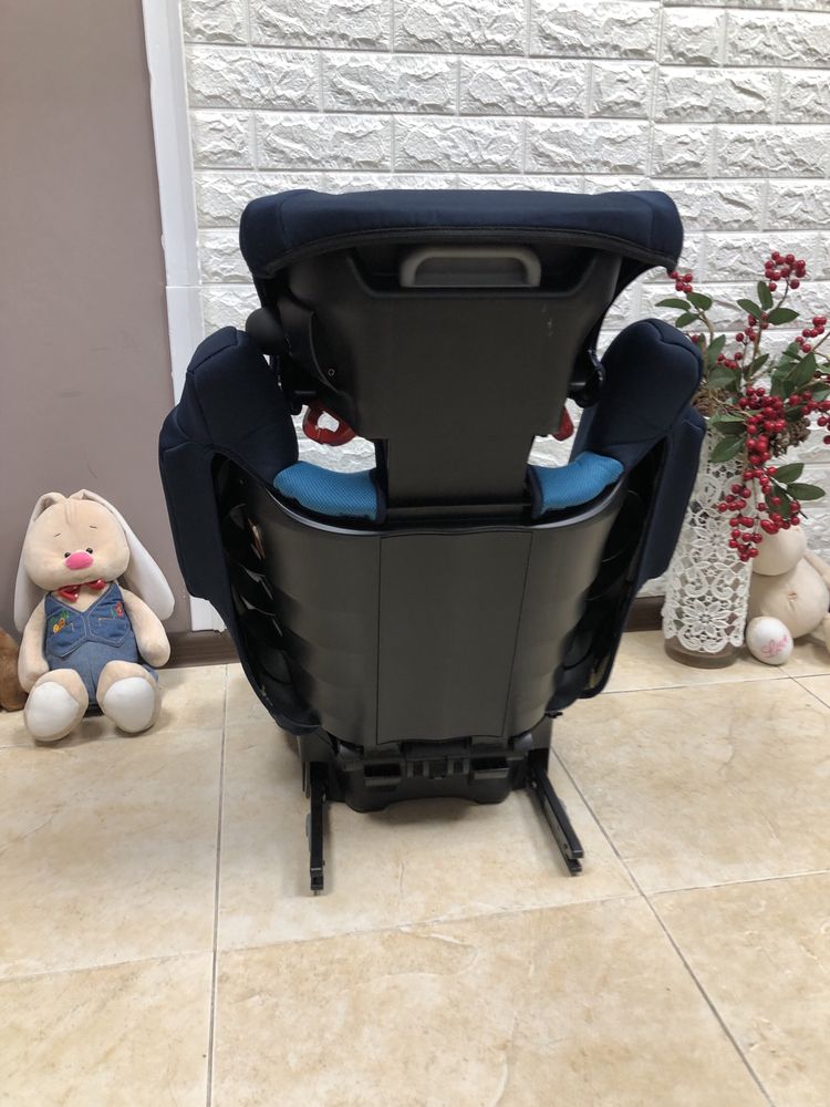 Автокрісло Recaro Monza Nova IS група 1/2/3 (9-36кг) бустер