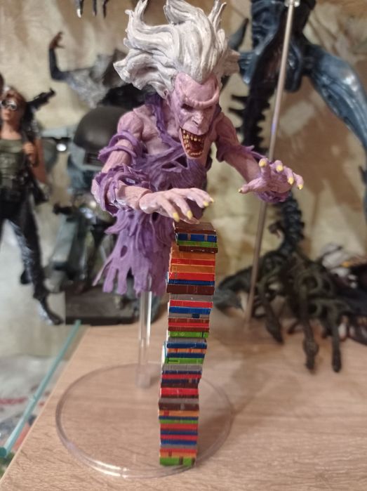 Фигурки из разных сюжетов