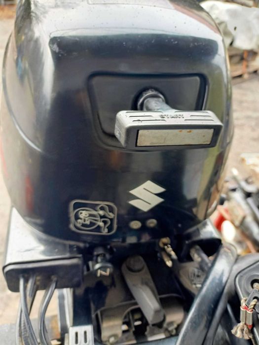 Silnik zaburtowy SUZUKI 8 DF  rumpel 4-suw 2009rok