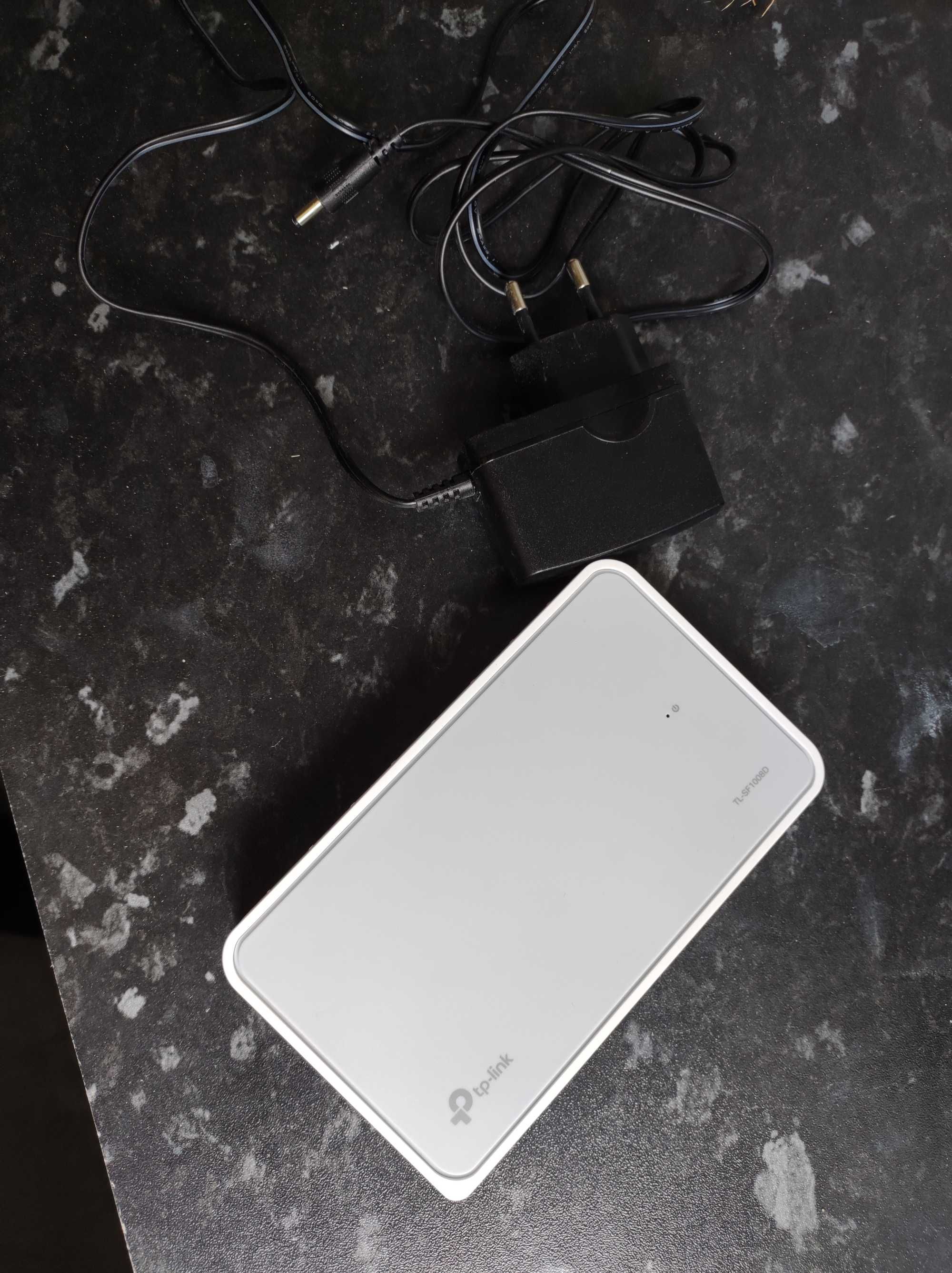 Switch TP-Link TL-SF1008D