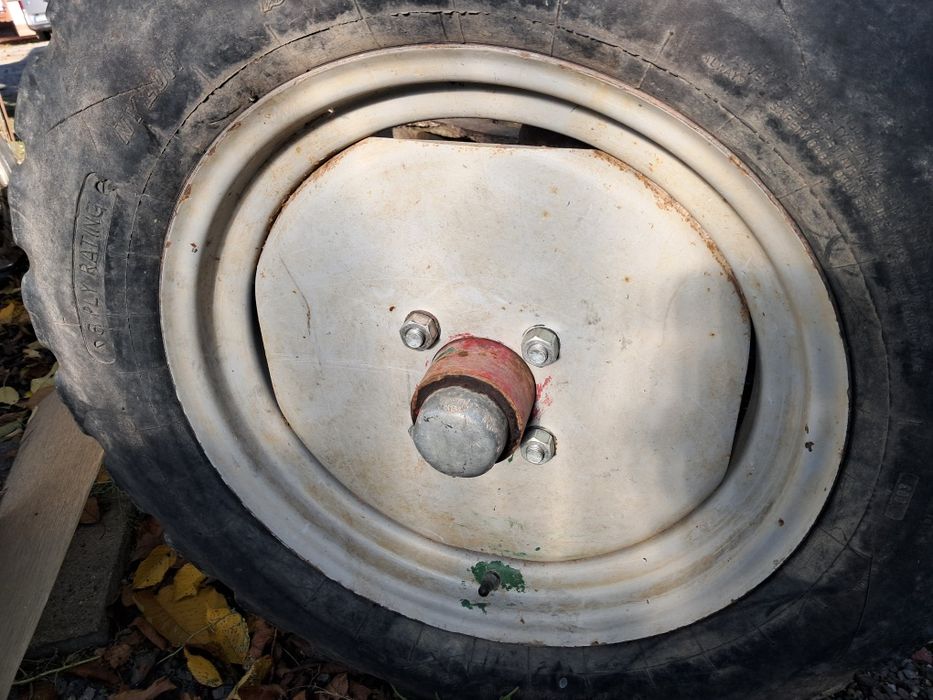 Felgi z oponami ursus c-360 c-355 opony czopy piasty wspornik osi