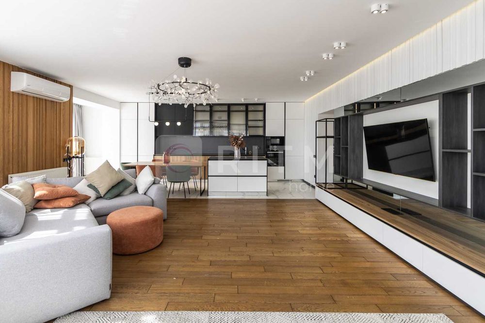 Пропонується простора, 2к +кухня студія з сучасним ремонтом