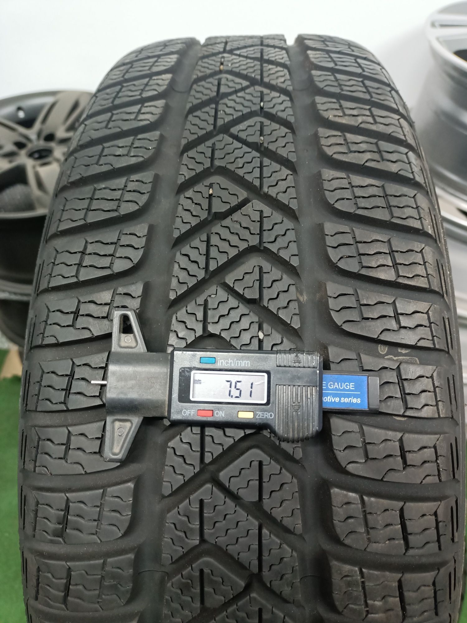 7.5mm 4 x 205/55/17 Pirelli Opony Zimowe Wysyłka