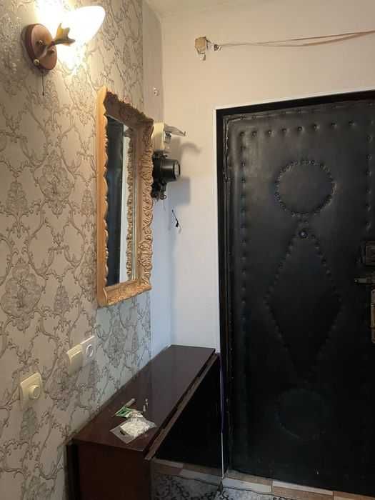 Актуальную сдам 1-комнатну буль Перова 42-Б Авторынок м.Дарница