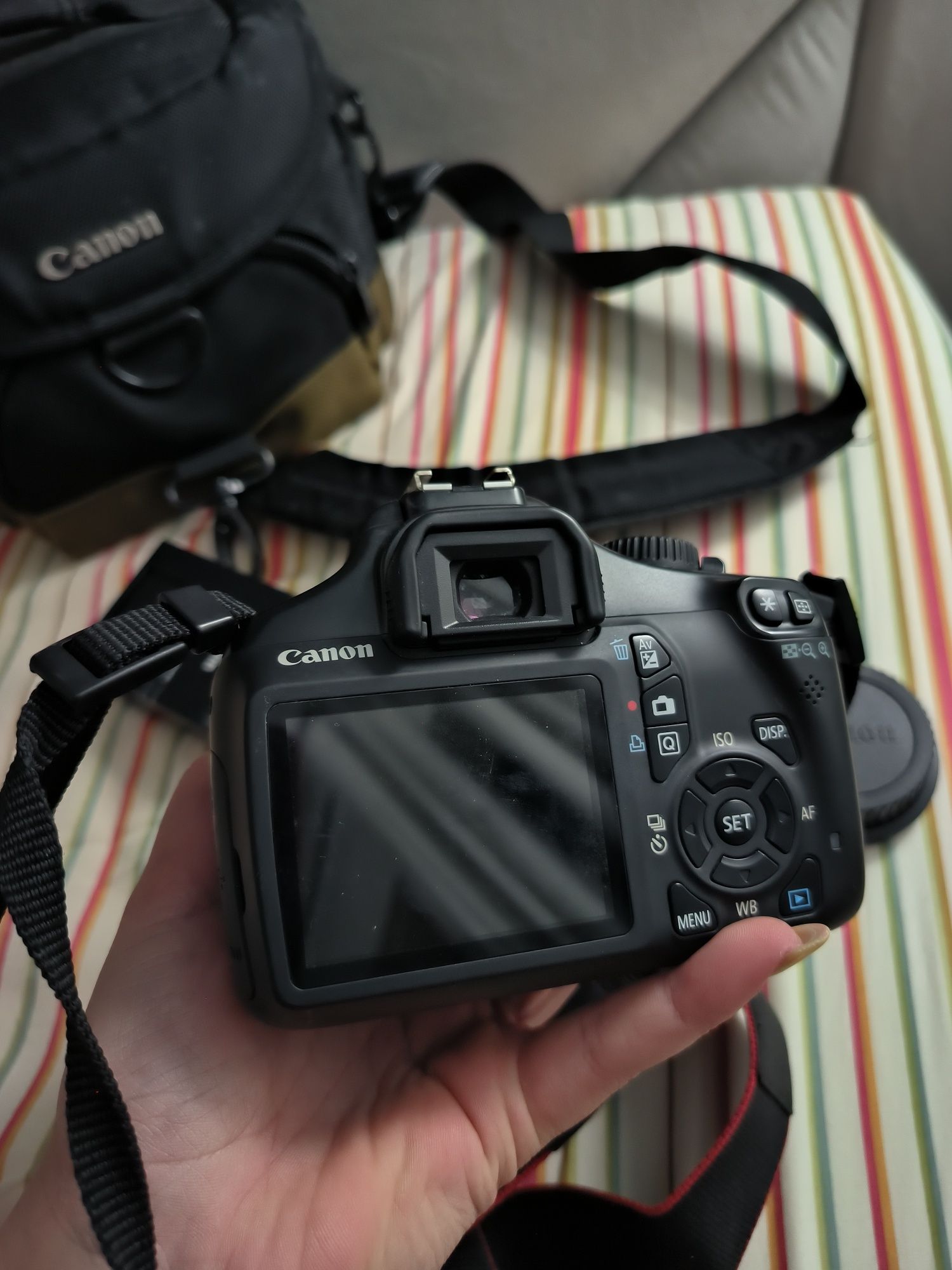 Canon 1100D com acessórios
