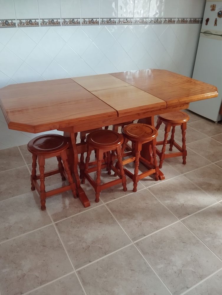 Mesa extensível de jantar 120/150 com 6 bancos