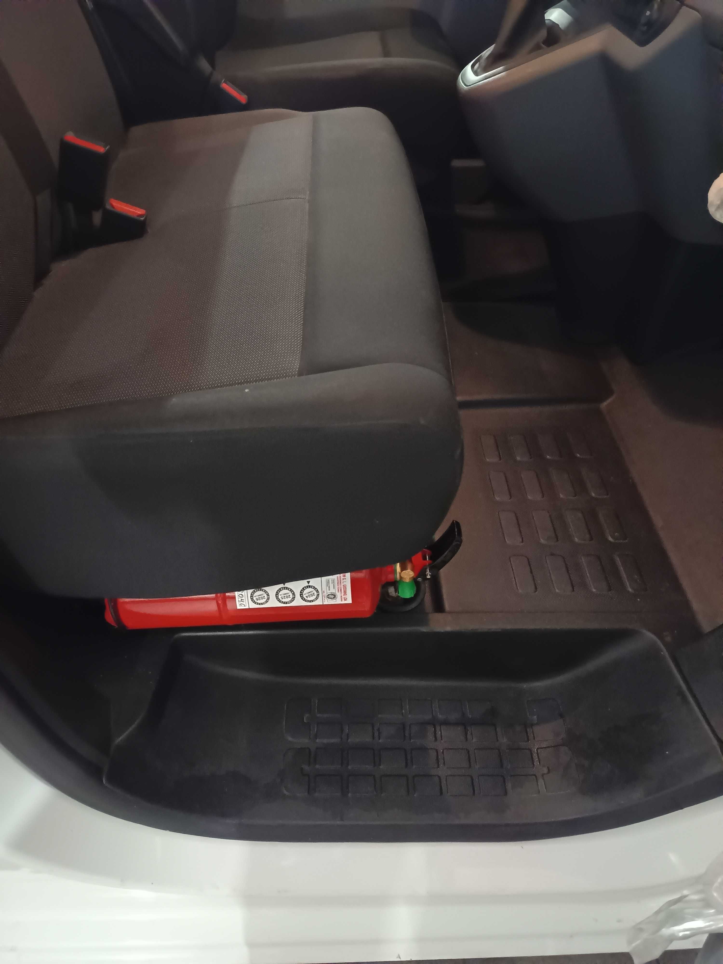 Carrinha Peugeot 9 Lugares com TCC (Transporte Coletivo Crianças)