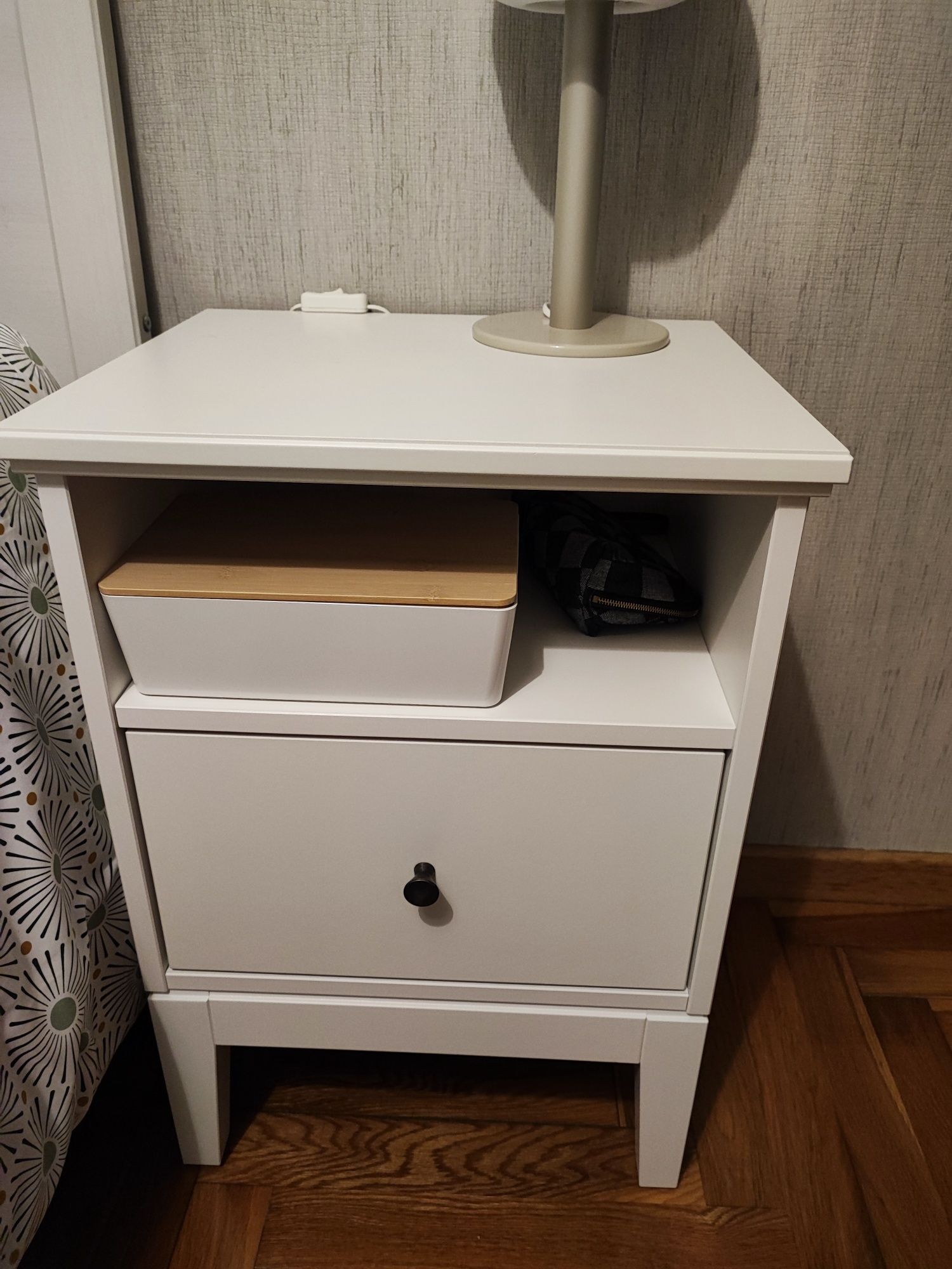 Mesas de cabeceira como novas IKEA