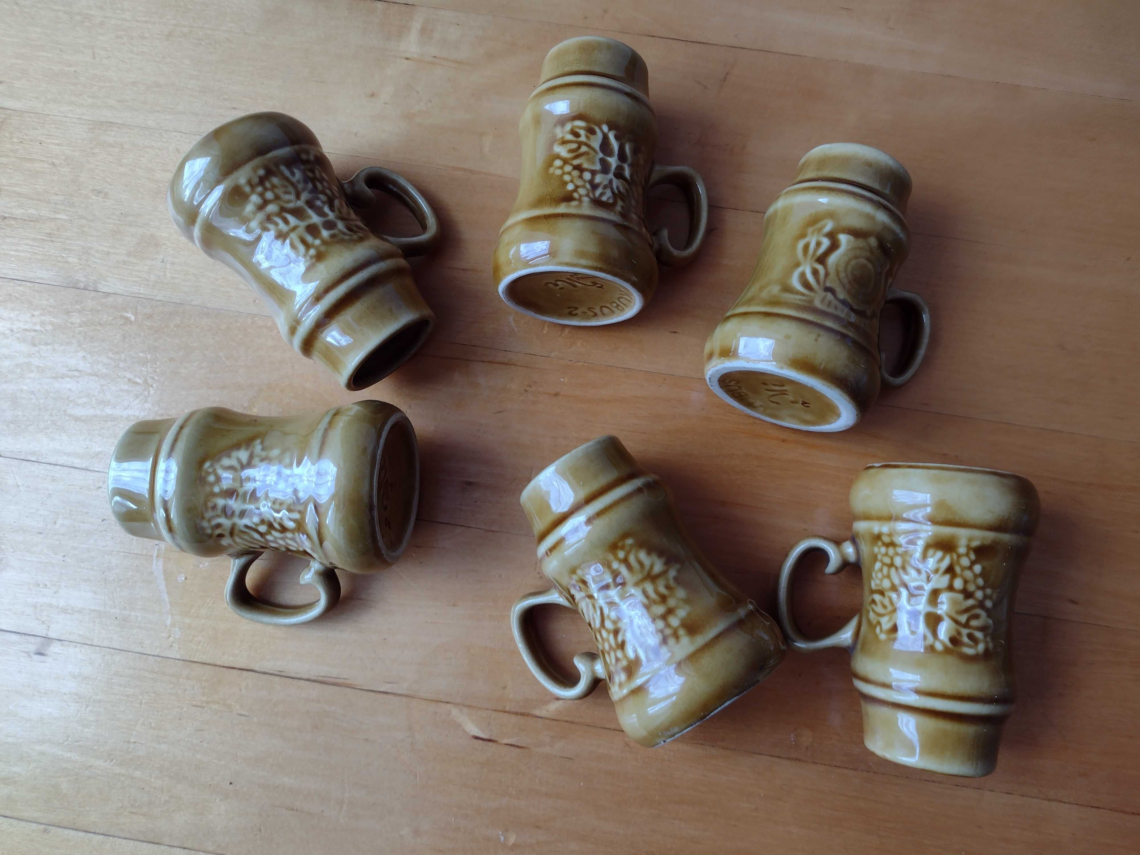kufelki fajansowe poj. 100 ml. PRL  Kubuś -2 Mirostowice  musztardowe