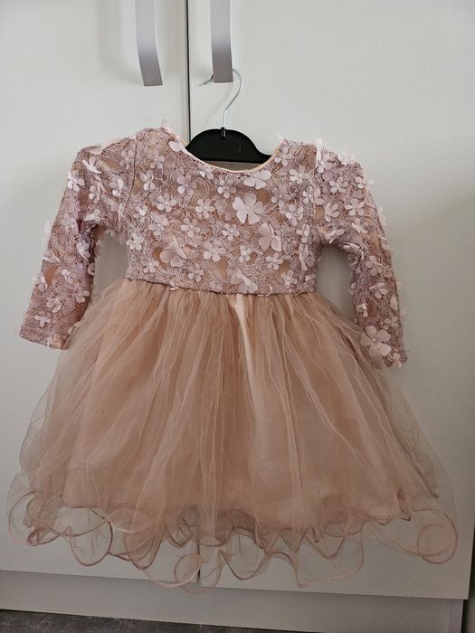 Продам святкову сукню на дівчинку