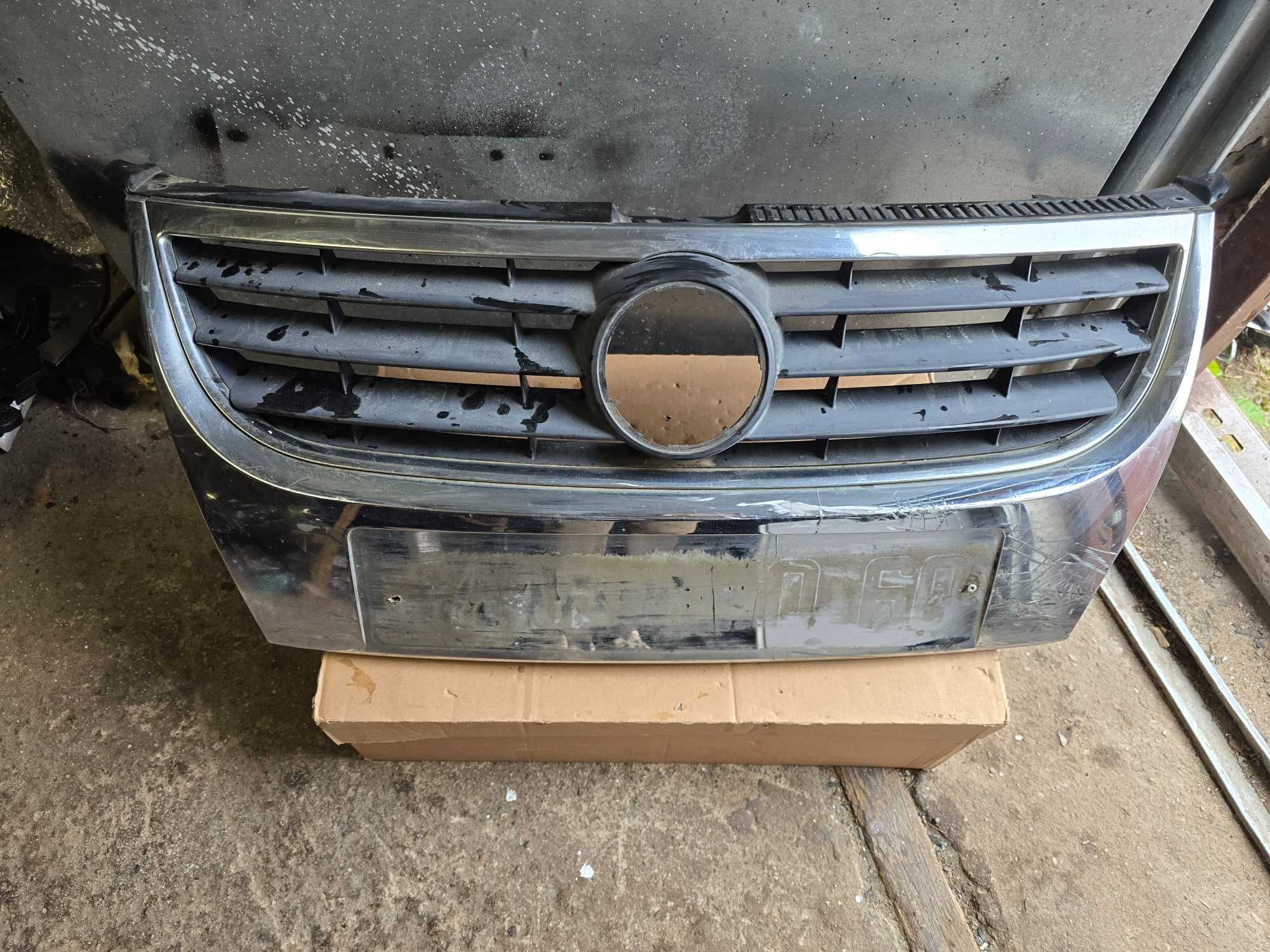 grill VW Touran 1 lift 1T0