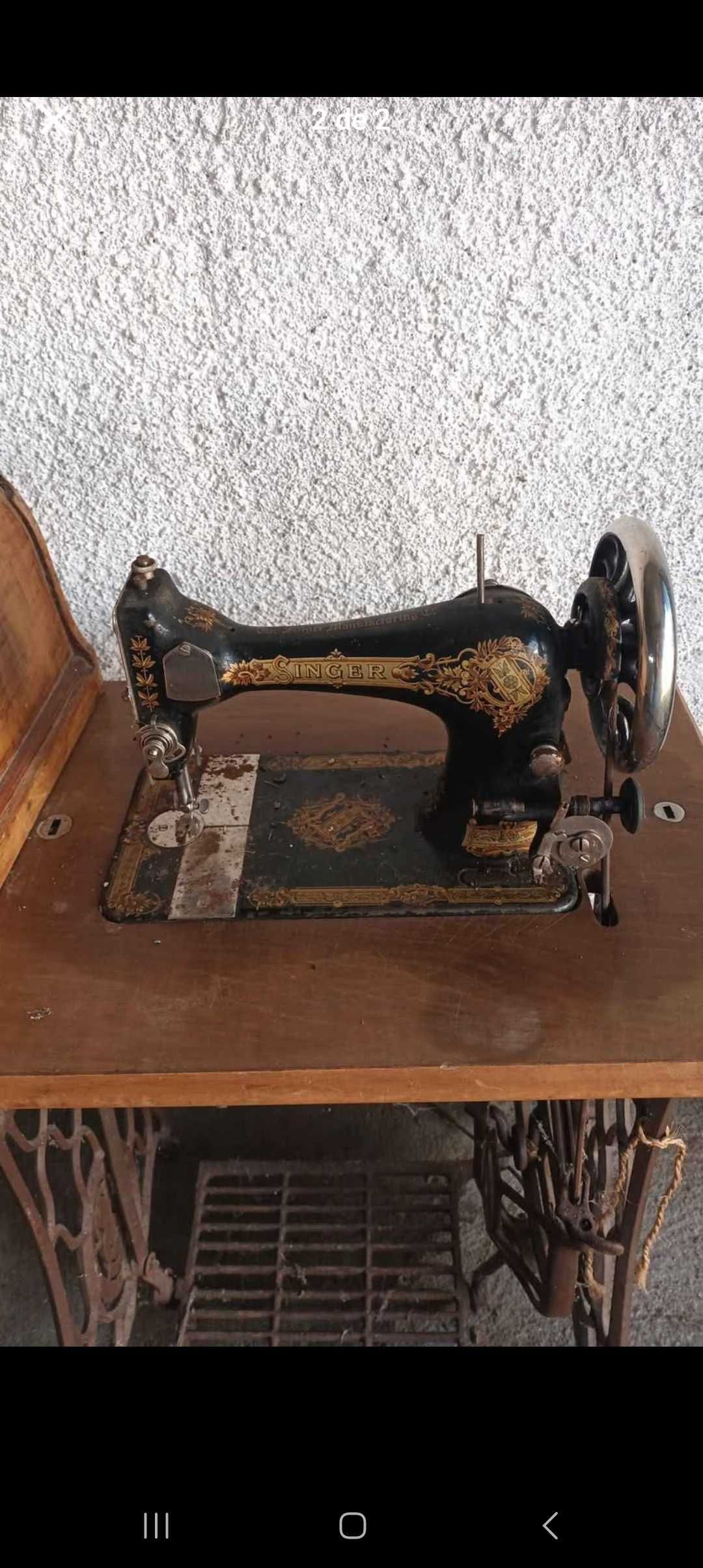 Máquina de Costura Singer antiga
