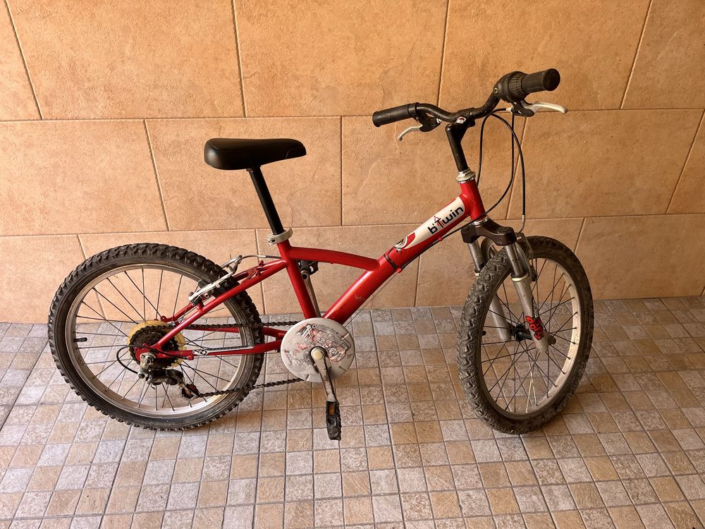 Trotinete e bicicletas