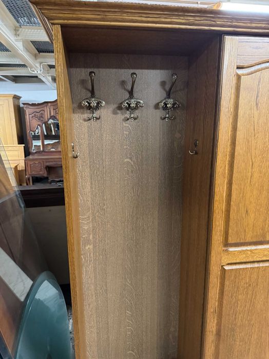 Przedpokój drewniany garderoba rustykalna szafa drewniana