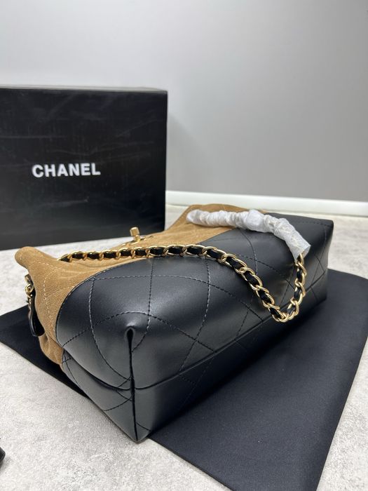 Сумочка в стилі Chanel