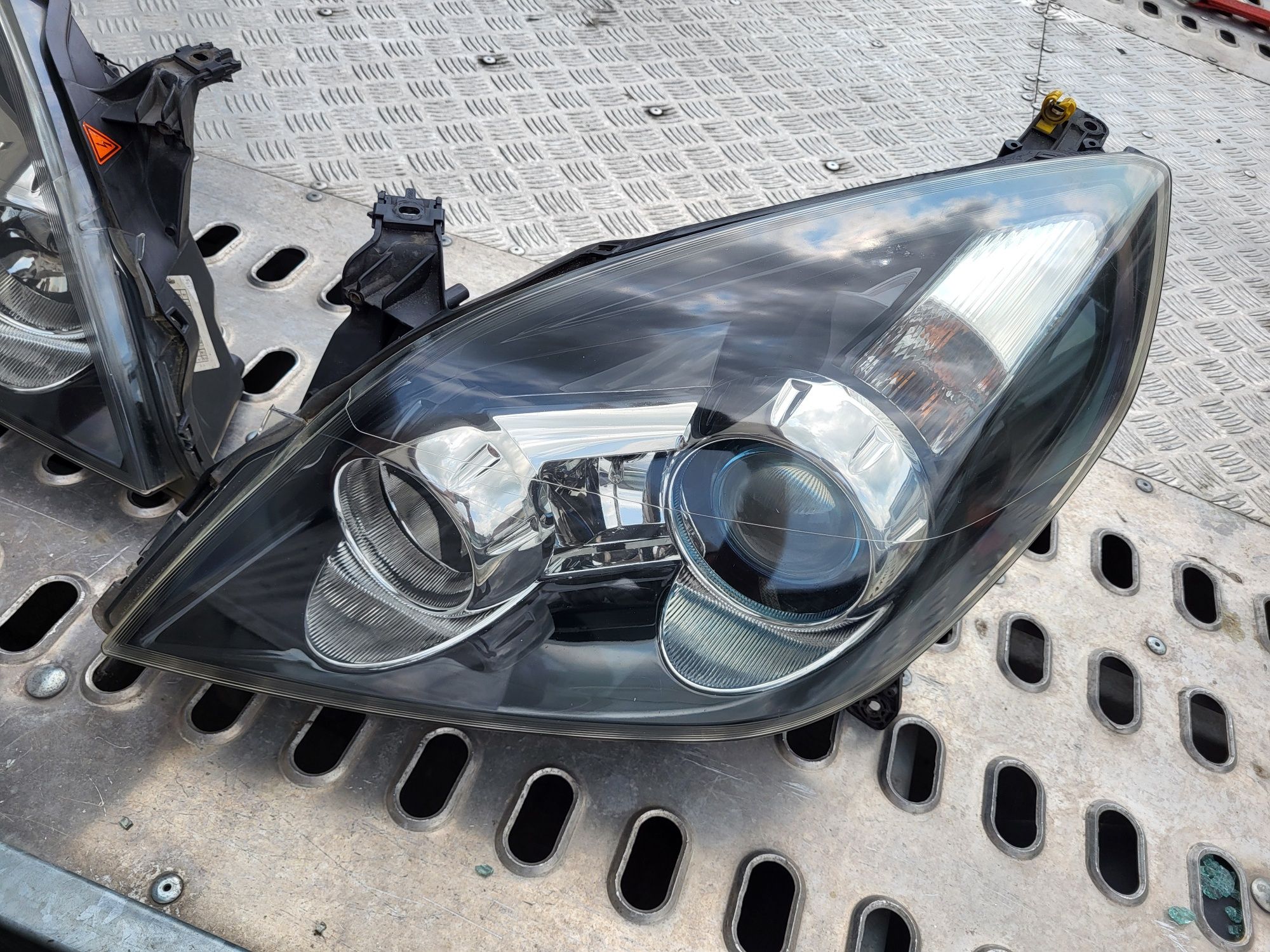 Reflektory lampy przód prawa lewa bi xenon AFL opel vectra c signum EU
