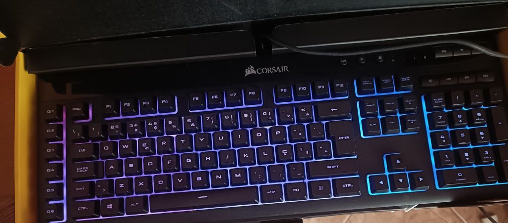 Teclado gaming corsair