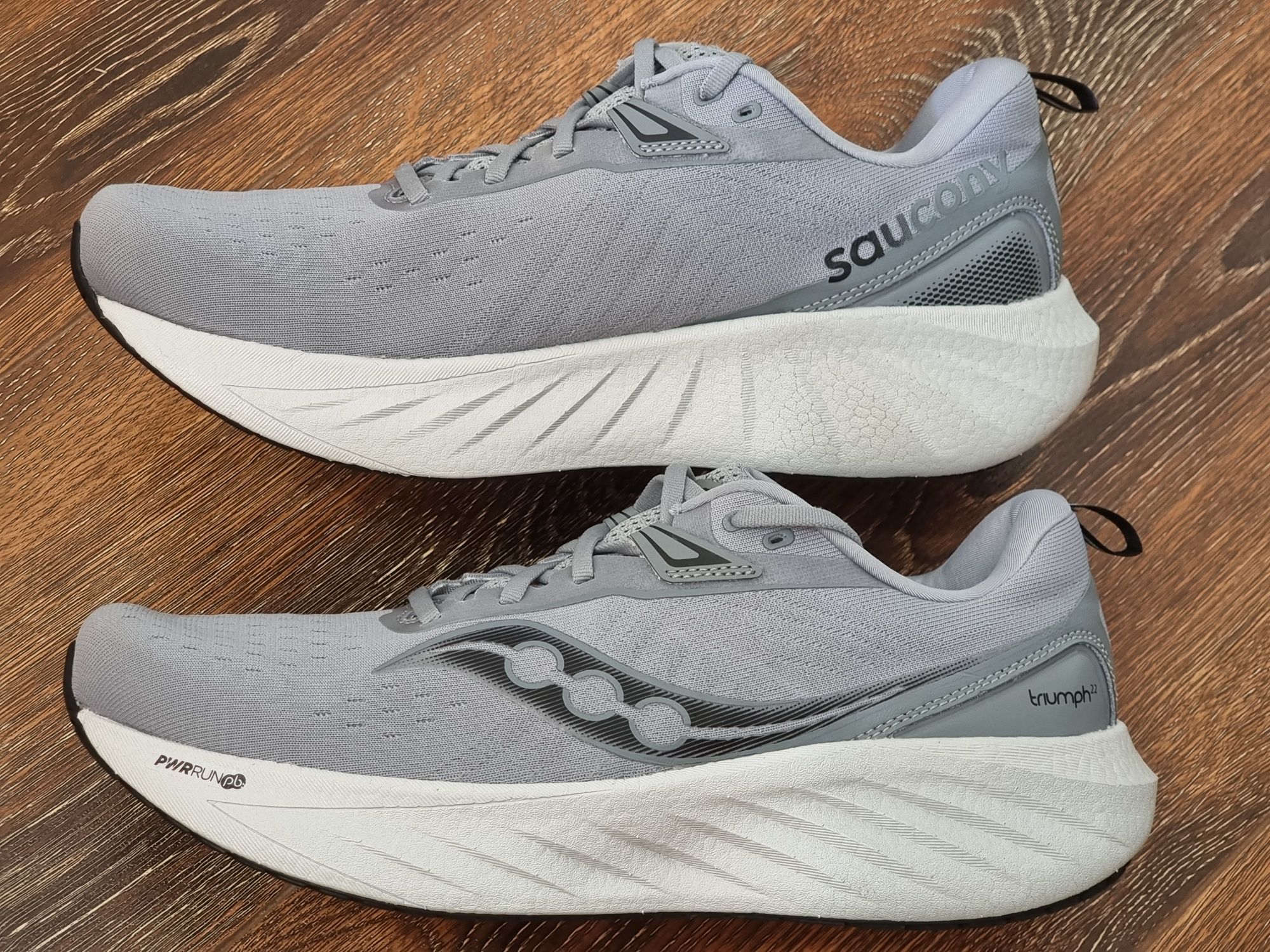 Оригінал 100% чоловічі кросівки saucony triumph 22  eur 46