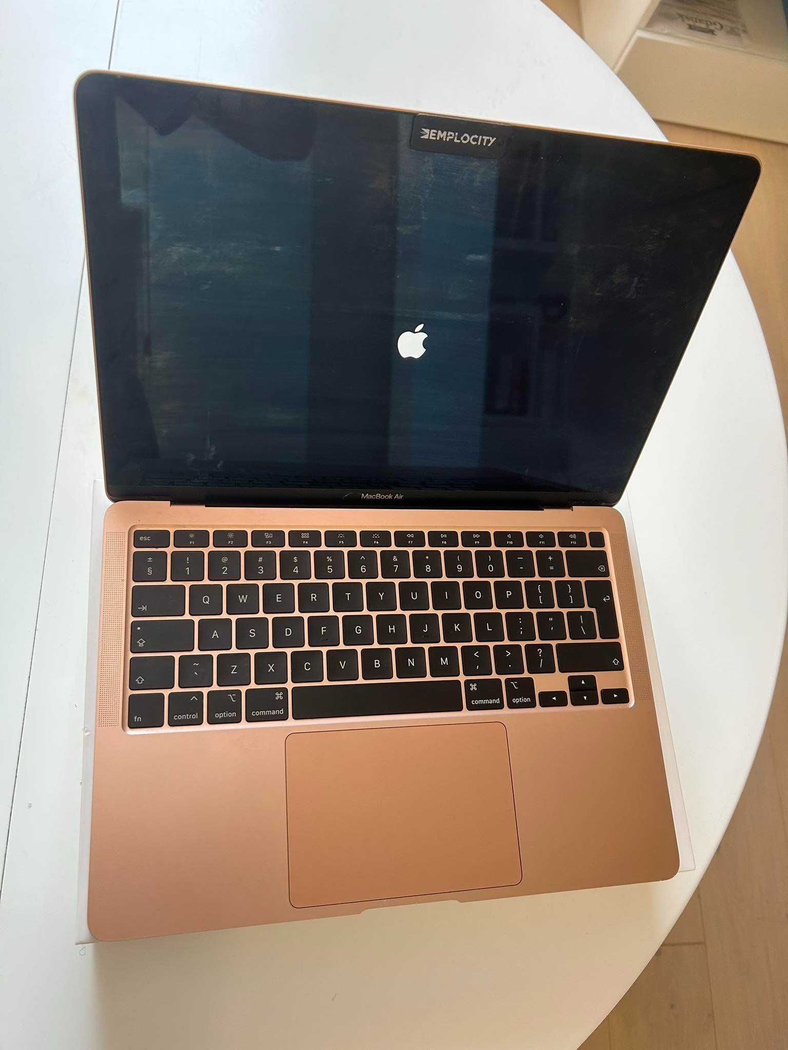 macbook air 2020/ i3 / 8GB / Iris plus 1536/ 13,3 cal / SSD