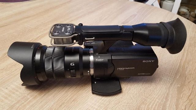 Kamera Sony NEX-VG20E + Obiektyw Sony E PZ 18-105 + osprz