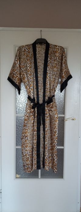 Kopertowy damski szlafrok/kimono w panterkę firmy Franchesca Fashion