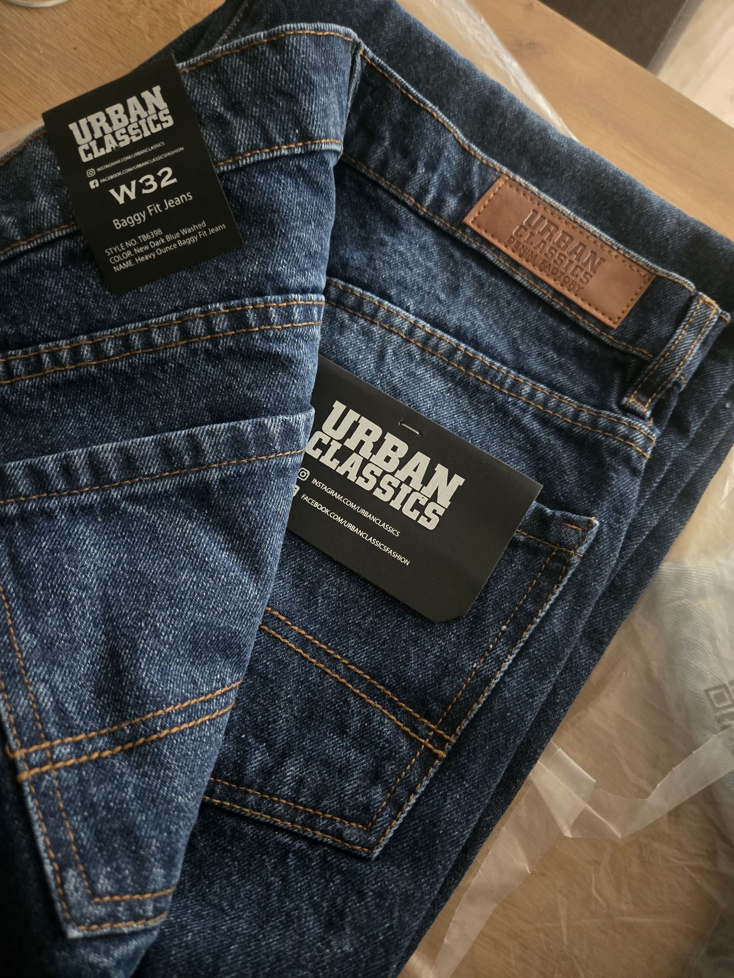 Spodnie jeans Urban.