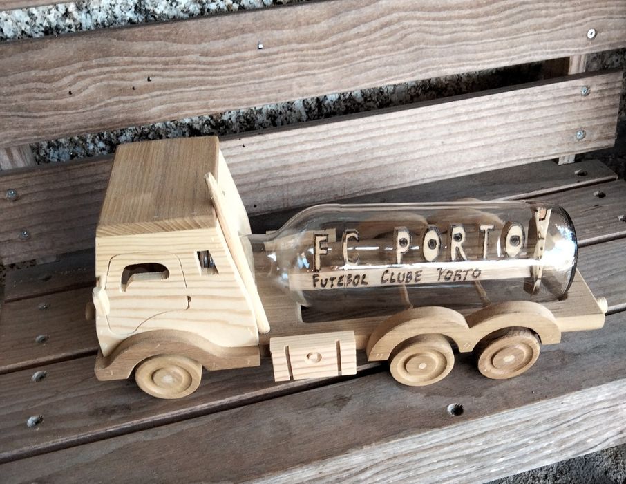 Suportes diversos para garrafas