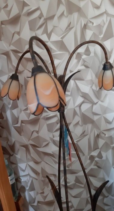 lampa stojaca zeliwna stabilna