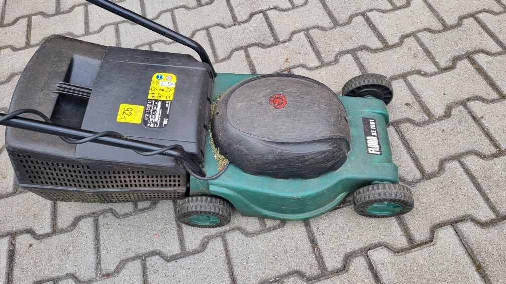 Kosiarka elektryczna 1000W z koszem 33cm średnica