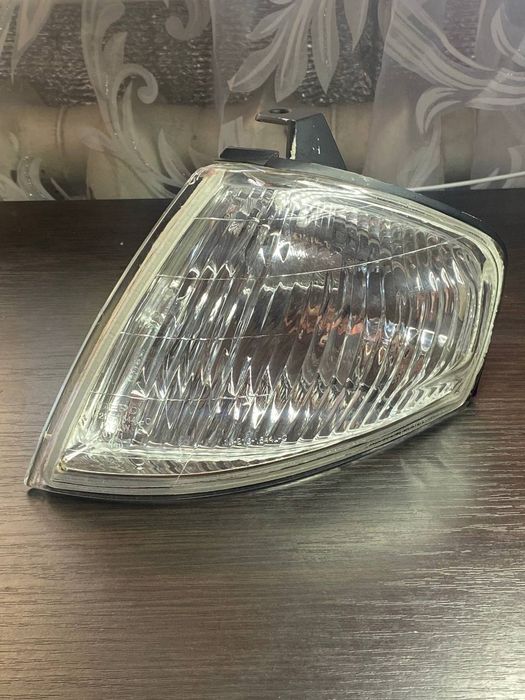 Левый поворот на Мазду 323 BJ