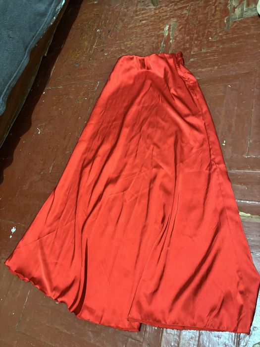 Атласна спідниця, червона