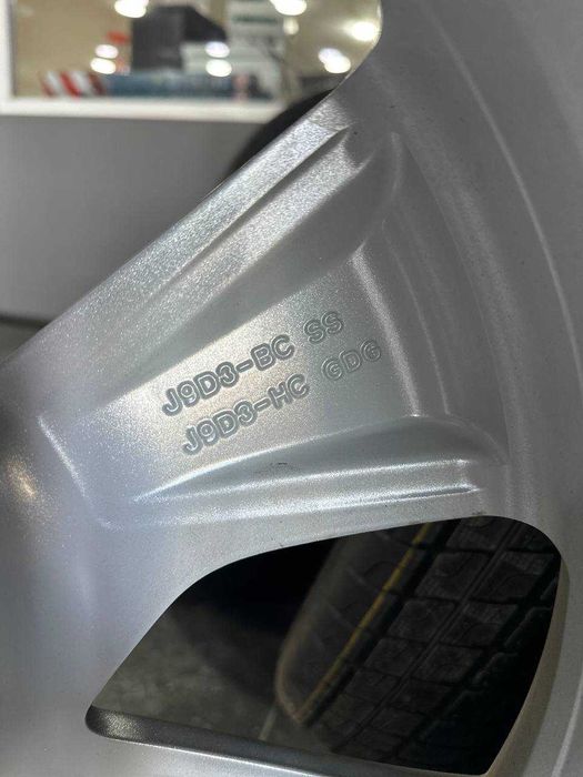 Нові ОРИГІНАЛЬНІ диски R20 для JAGUAR I‑PACE в зборі з зимовими шинами