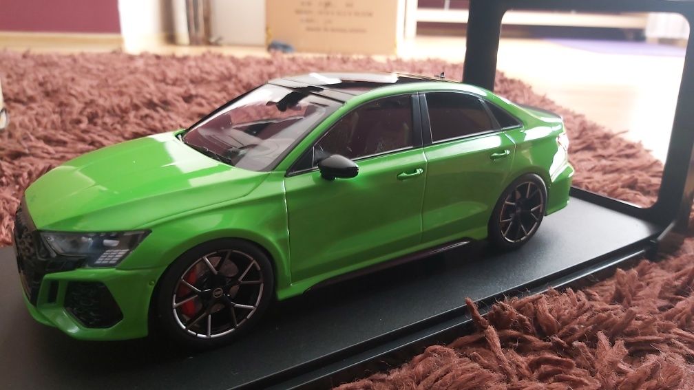 AUDI rs 3 1:18 nowy
