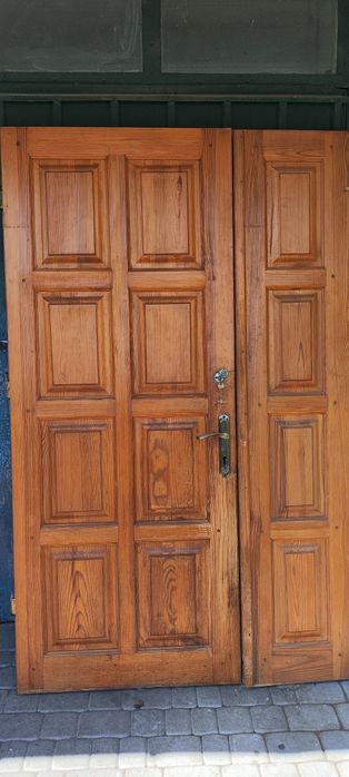 Двері дерев'яні вхідні вживані