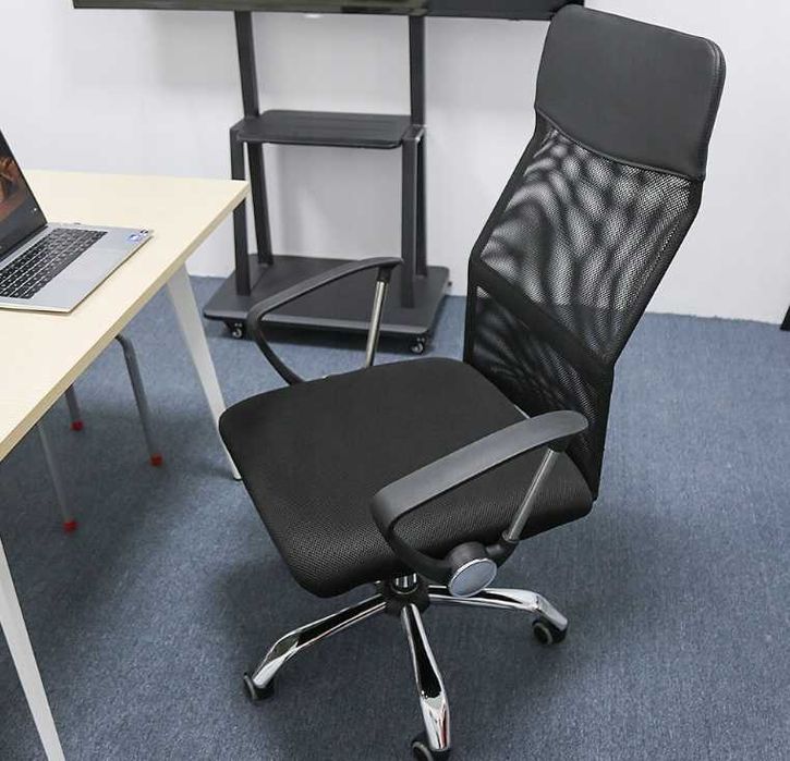 Fotel obrotowy biurowy do biurka - gumowe kółka