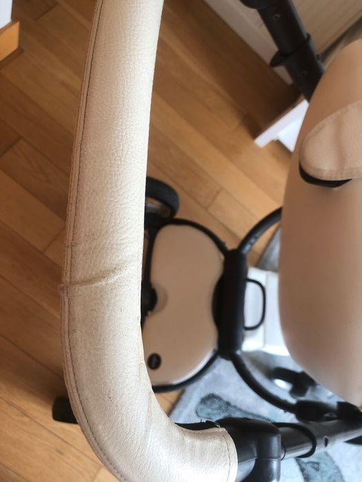 Carrinho bebe Mima Xari branco com riscas