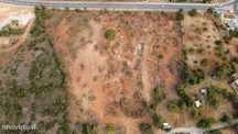 Lote de terreno junto à estrada nacional 125, na Patã de Cima.
