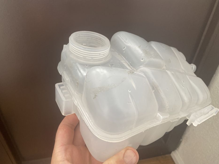 Zbiornik zbiorniczek wyrównawczy volvo v40