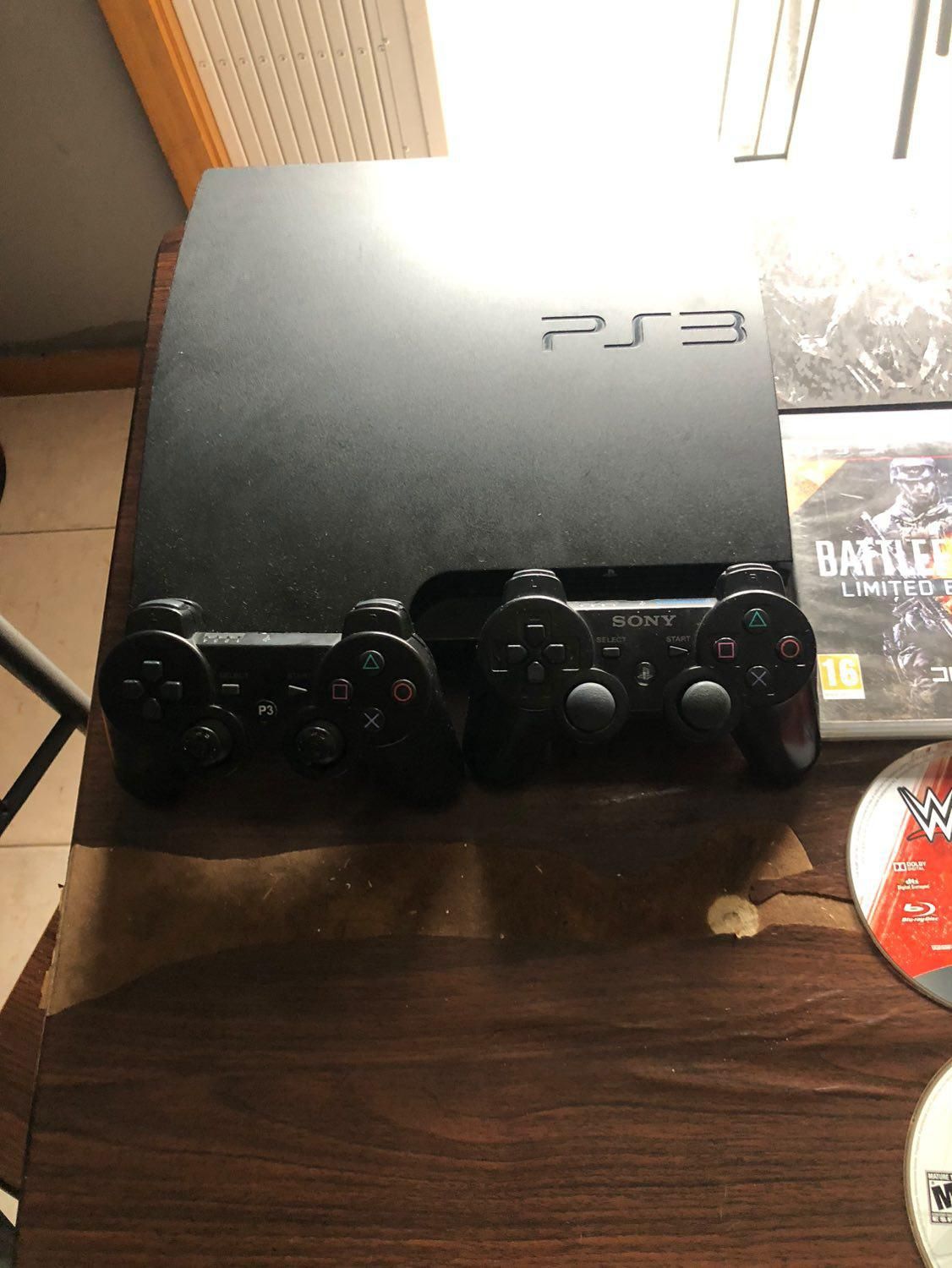 Vendo ou troco por ps4 ta como nova pouco usso