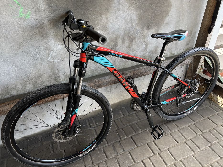 Велосипед GIANT REVEL 29