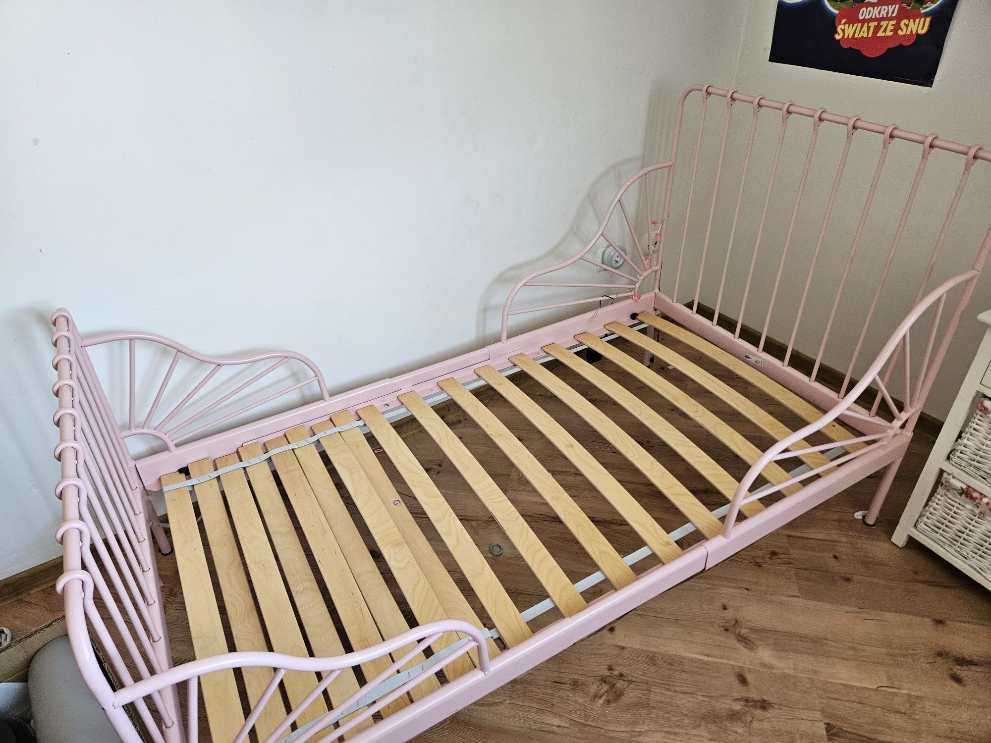 Łóżeczko Ikea Minnem rosnące z dzieckiem Regulowane