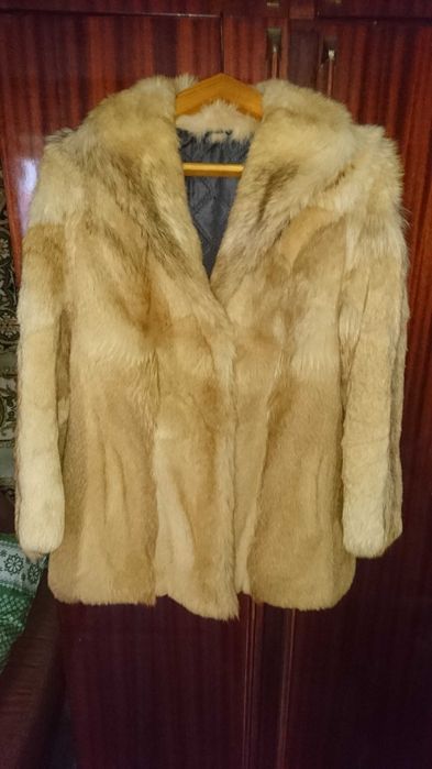 Продам женский  полушубок.