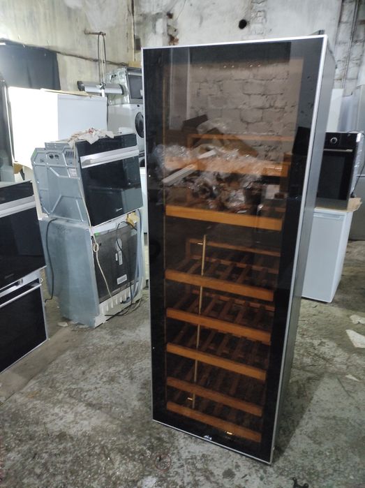 Винный шкаф .Холодильник из Европы .