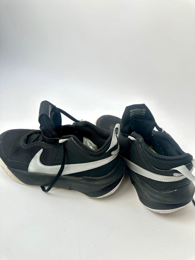 Кросовкі Nike 38.5