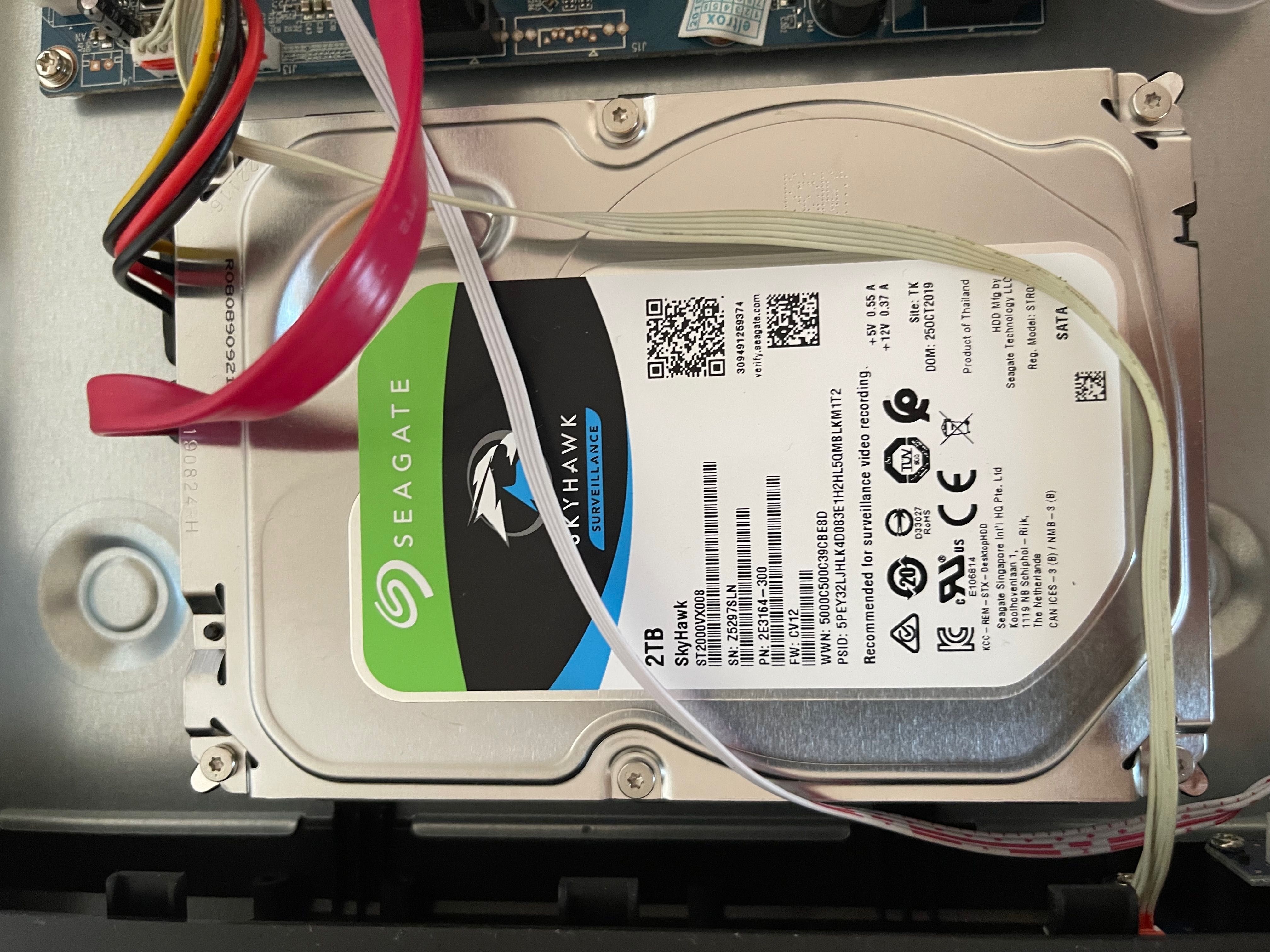 Rejestrator 5W1 KENIK KG-5218UVR z dyskiem SEAGATE Skyhawk 2 TB